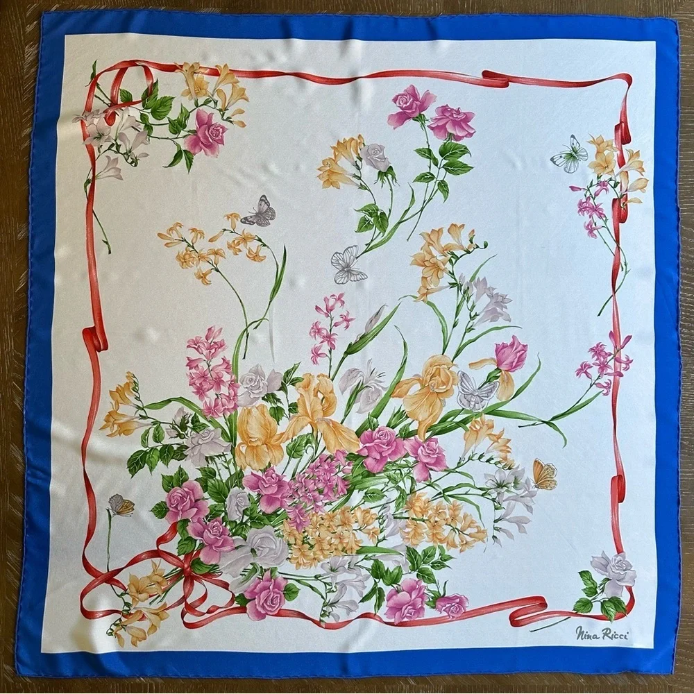 Authentic Nina Ricci Scarf - Picture 3 of 9